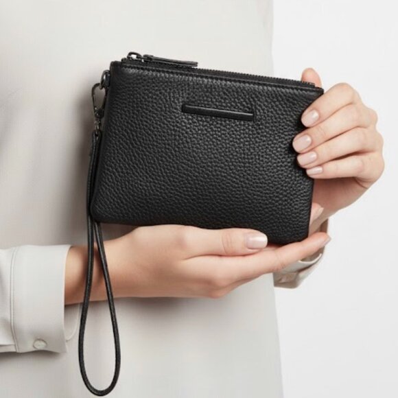 Steve Madden Black Pebbled Leather Women's Wristlet Clutch Small - Picture 1 of 7